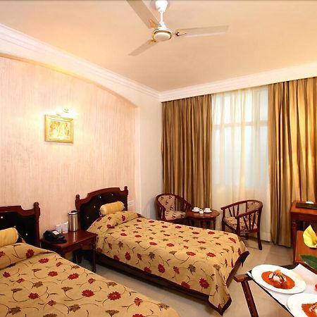 Grand President Hotel Delhi  Buitenkant foto