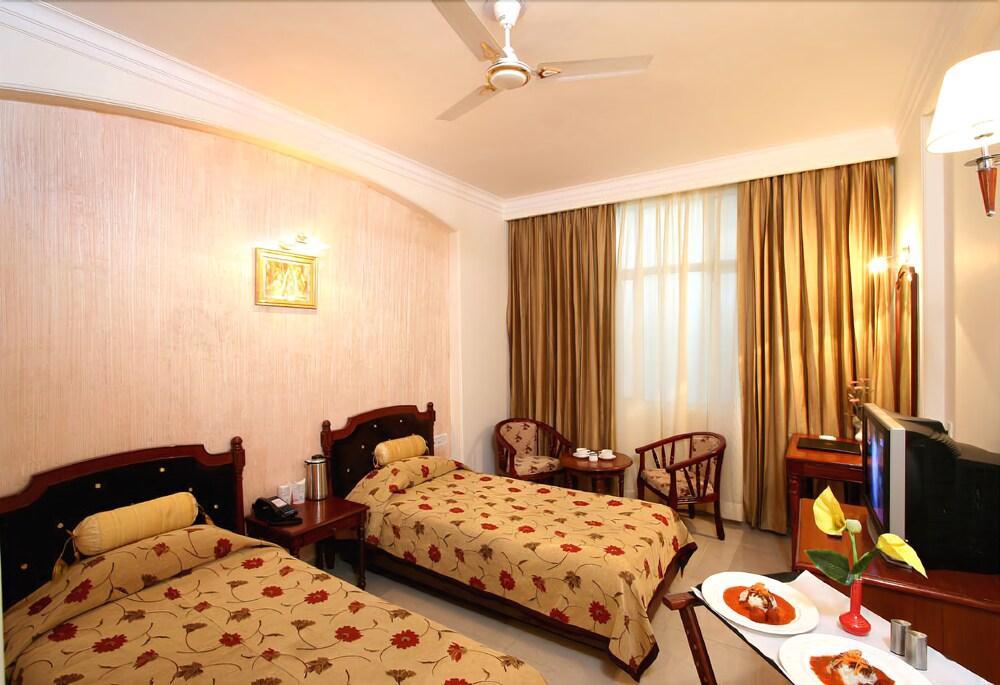 Grand President Hotel Delhi  Buitenkant foto